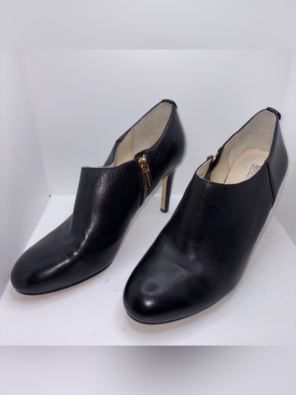 Michael Michael Kors Sammy Leather Black Ankle Bootie Sz 9 Gold Zip Stiletto EUC